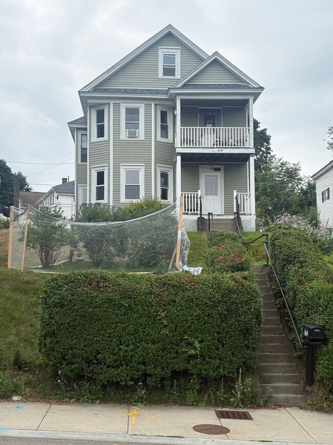 Building Photo - 616 Franklin St
