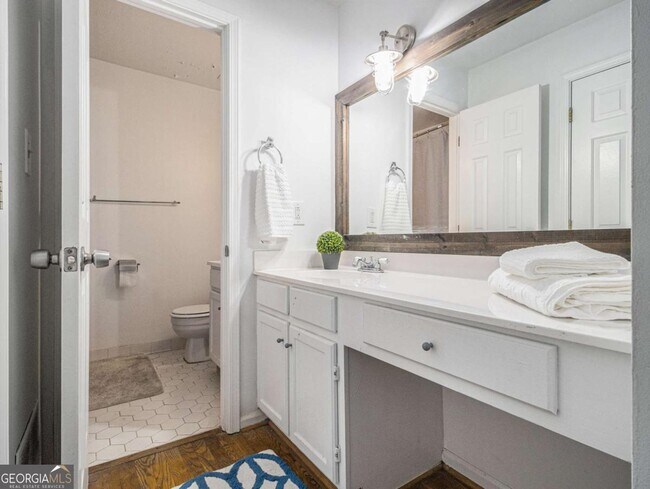 Building Photo - 3307 Pine Heights Dr NE