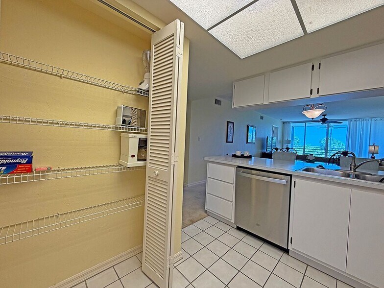 Building Photo - 15161 Cedarwood Ln