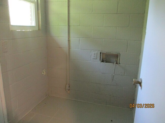 Building Photo - Affordable Ground-Level Living in Greenwood