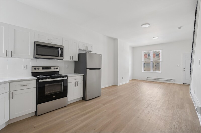 Building Photo - 230 N 61st St