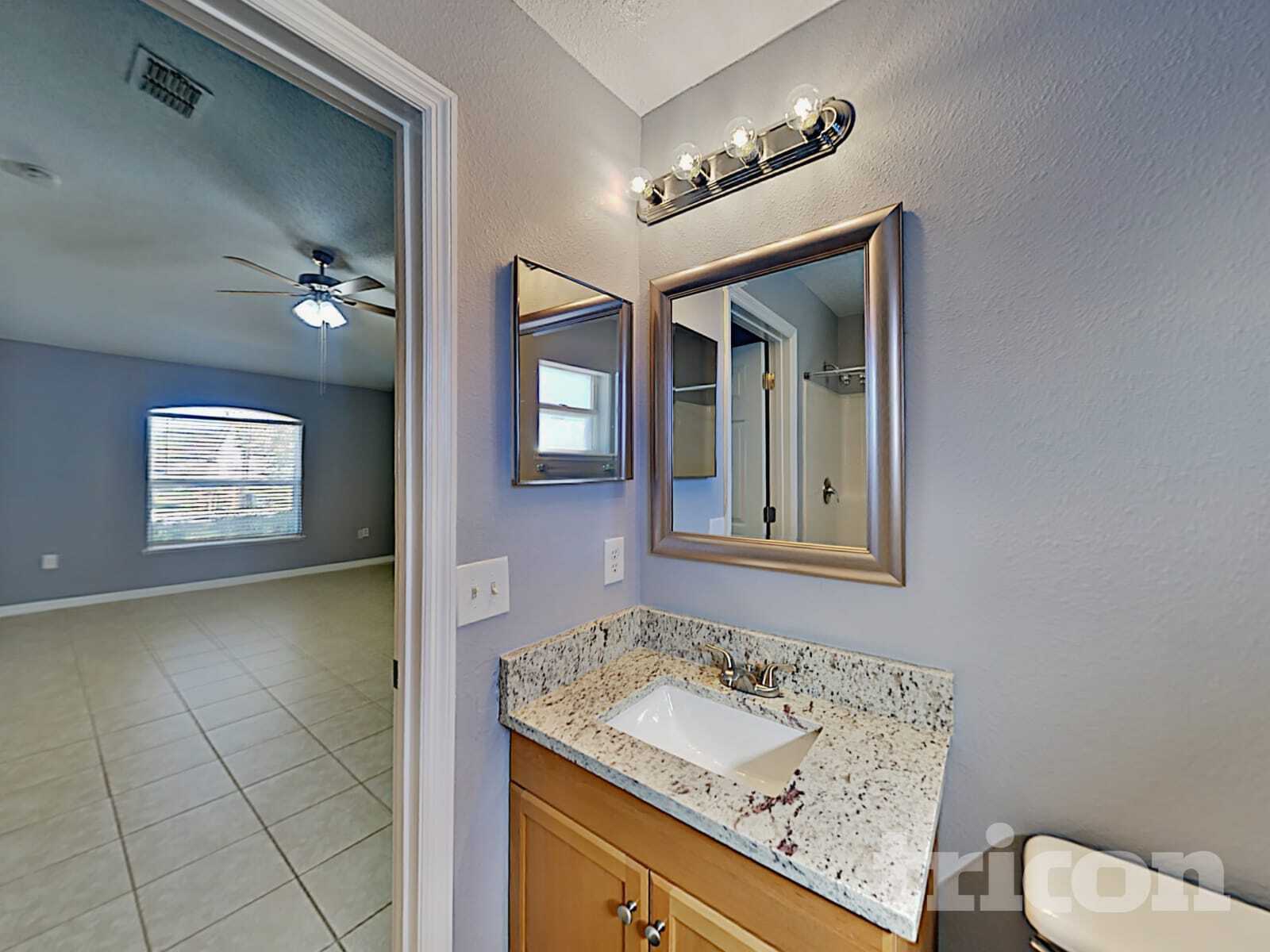 Building Photo - 810 Ognon Ct