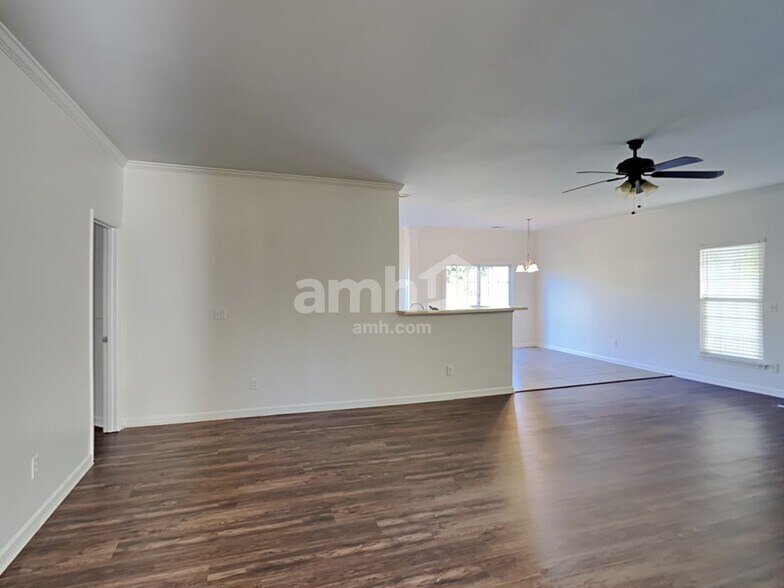 Building Photo - 12825 Beddingfield Dr
