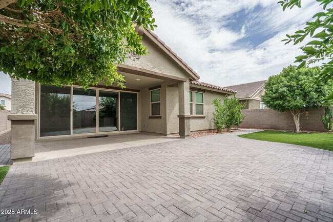Building Photo - 16019 W Soft Wind Dr