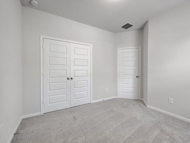 Building Photo - 18738 Timber Gln Dr