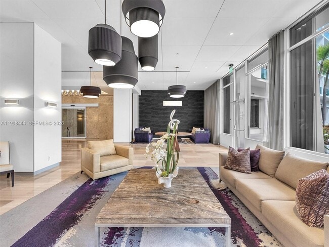 Building Photo - 100 Bayview Dr