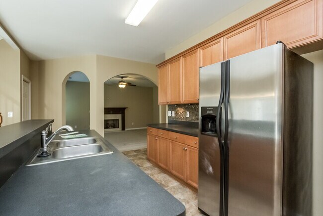 Building Photo - 3046 Woodbridge Ln