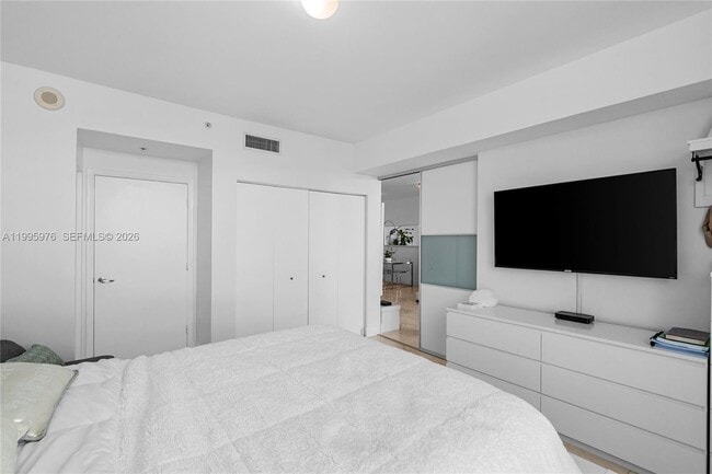 Building Photo - 90 SW 3rd St