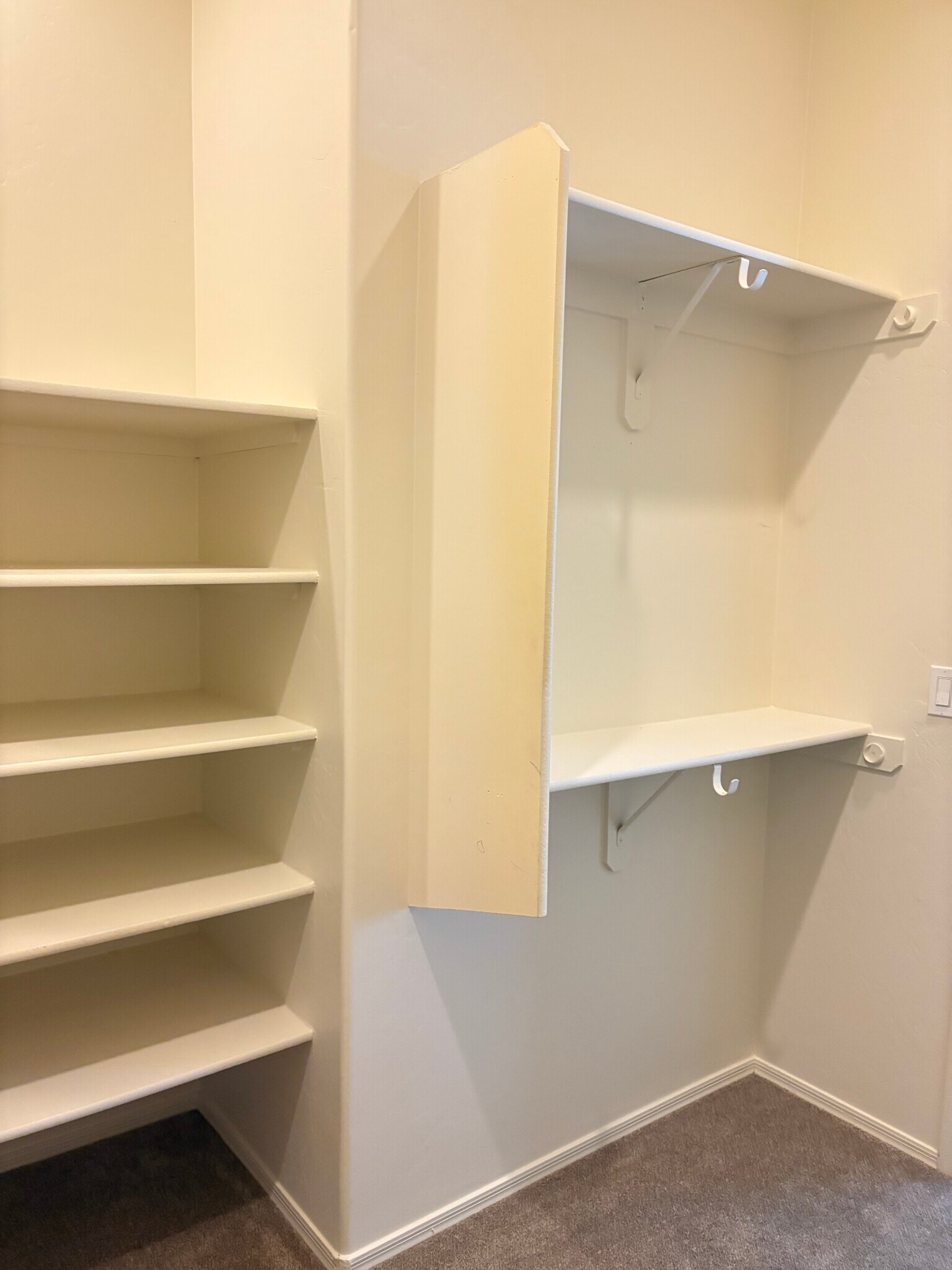 MB Closet - 8519 E Seabury Ct