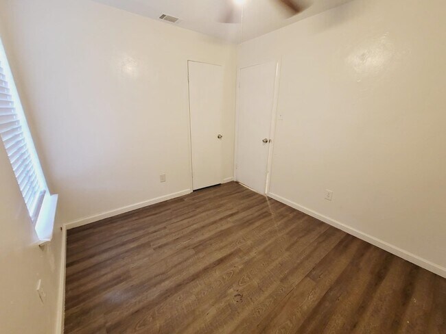 Building Photo - 3209 Hester Dr