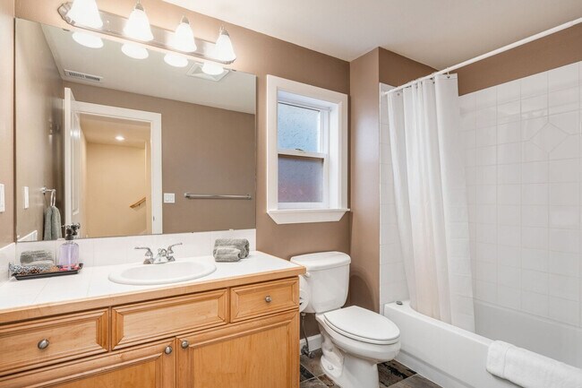 Building Photo - 4224 Francis Ave N