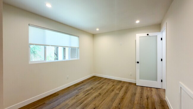 Building Photo - 1346  S Dunsmuir Ave -1/2