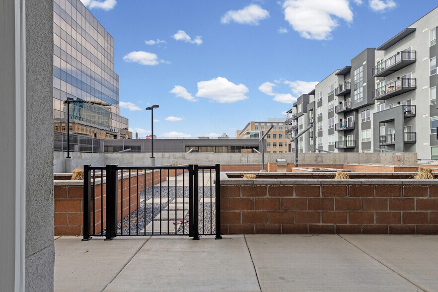 Building Photo - 350 S 200 E