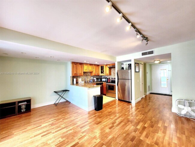 Building Photo - 250 174th St