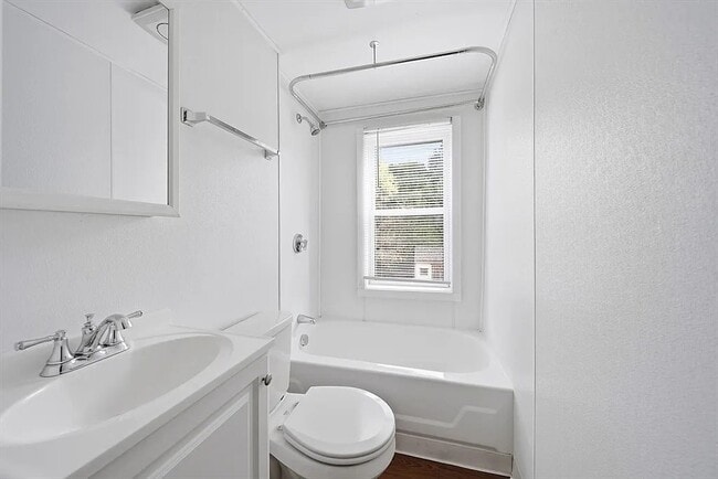 Building Photo - 31 Whitcomb St