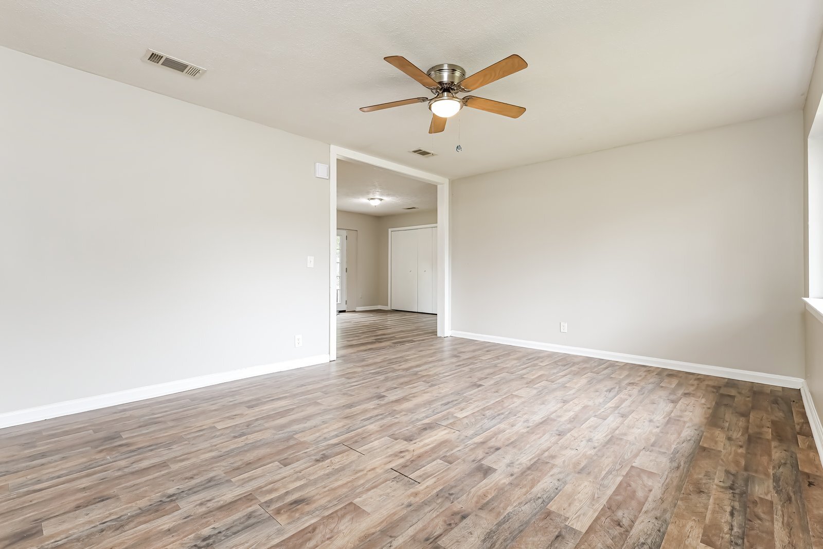 Building Photo - 1033 Quincy Dr