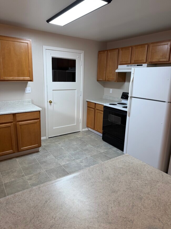 Building Photo - 2870 3rd St