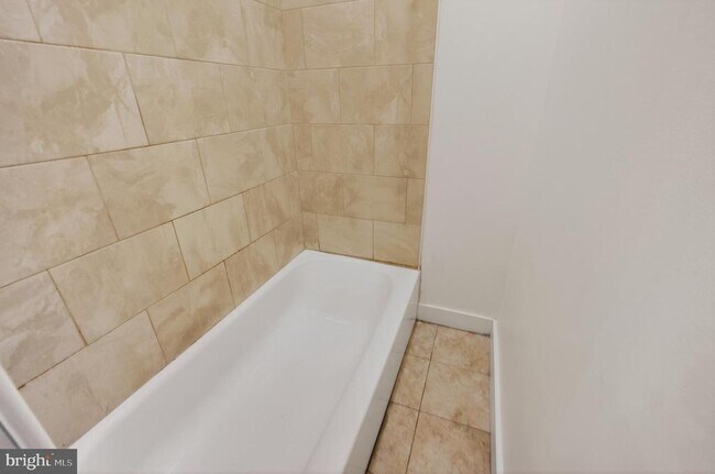 Building Photo - 6040 Market St