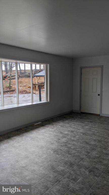 Building Photo - 594 Truce Rd