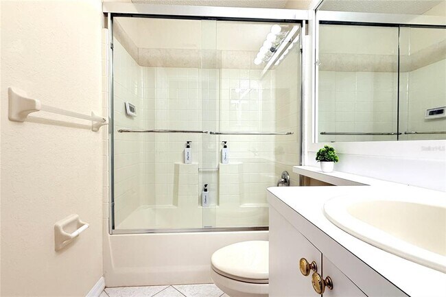 Building Photo - 13748 Meade Ct