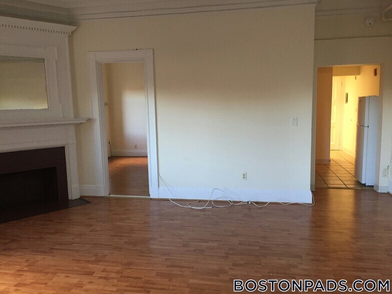 Building Photo - 62 Boylston St