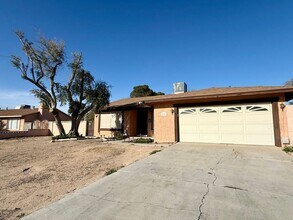 Building Photo - Fully Furnished 4-Bedroom Home in Prime Central Las Vegas Location