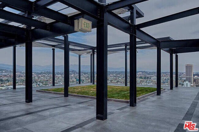 Building Photo - 3810 Wilshire Blvd