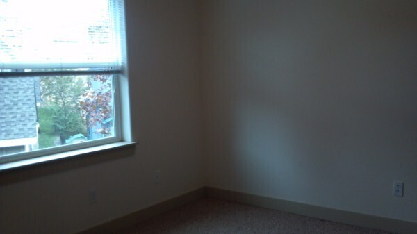 Building Photo - 1754 NE Lotus Dr