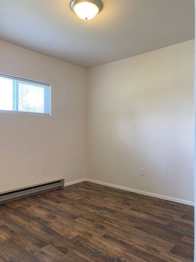 Building Photo - 1407