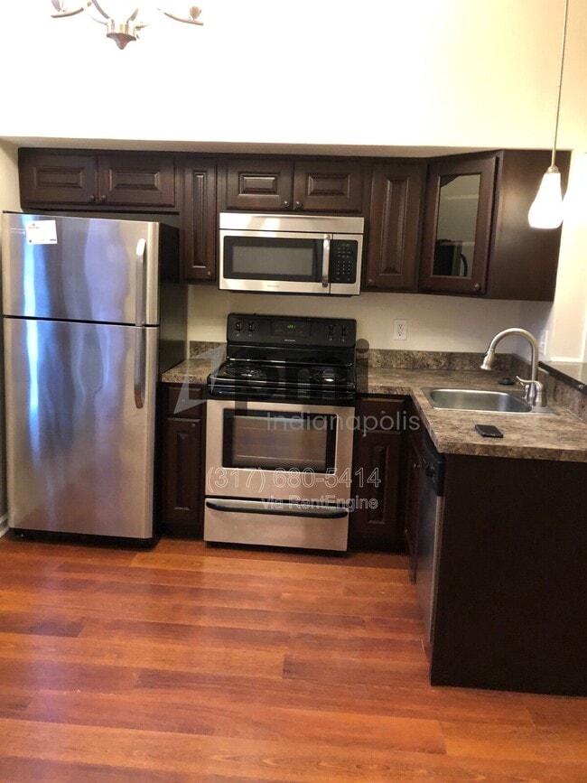 Building Photo - 402 N Delaware St