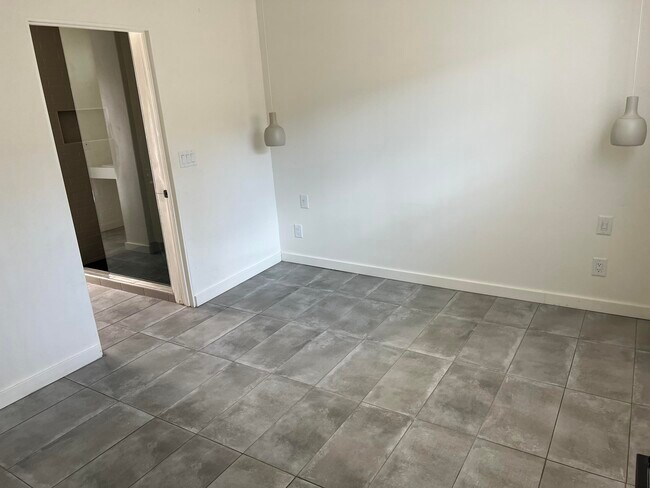 Building Photo - 73401 Royal Palm Dr