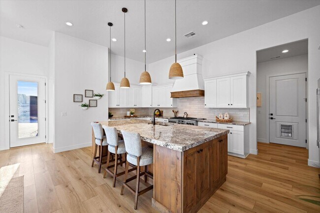 Building Photo - 4739 Fish Rock Cir