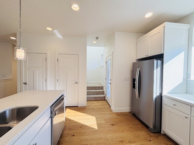 Building Photo - 3883 Komenda Ct