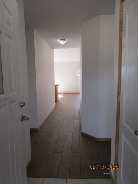 Building Photo - 2306 W Oak Park Pl