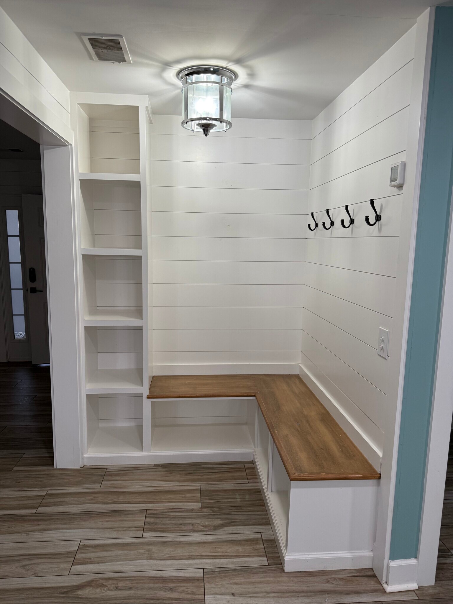 Reading nook - 150 Stoney Xing