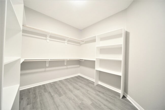 Building Photo - 12328 N Chestnut Hls Dr