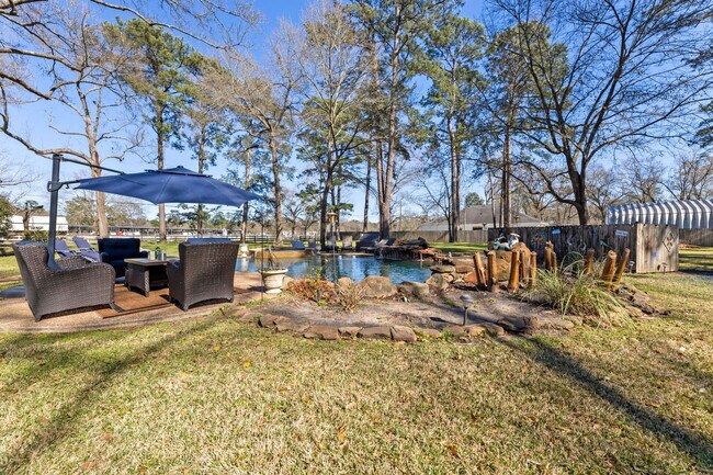 Building Photo - 9123 Kerr Dr