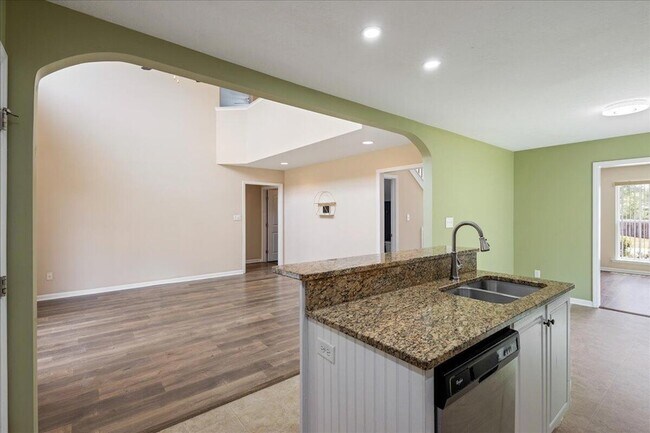 Building Photo - 2121 Grv Lndg Wy