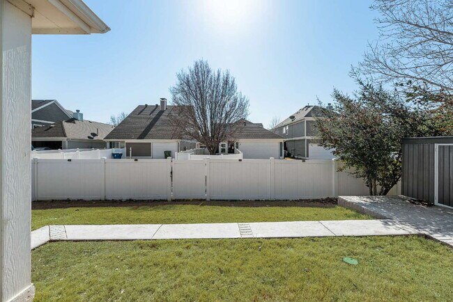 Building Photo - Charming 3-Bedroom, 2 Baths with 1,670 Sq Ft of Comfort in Providence Village