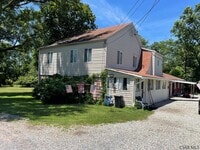 Building Photo - 438 Belmont St