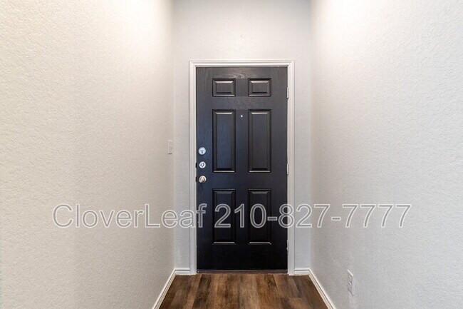 Building Photo - 165 Acorn Cir