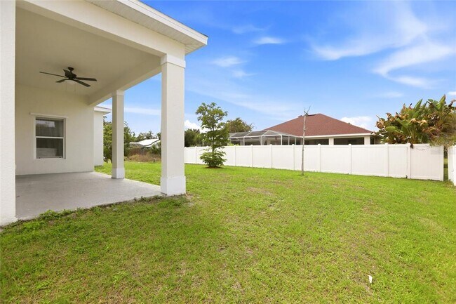 Building Photo - 870 Columbia St