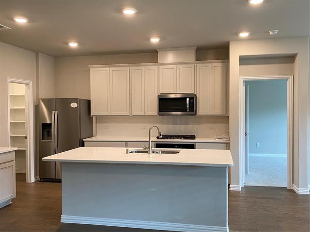 Building Photo - 5116 Shady River Dr