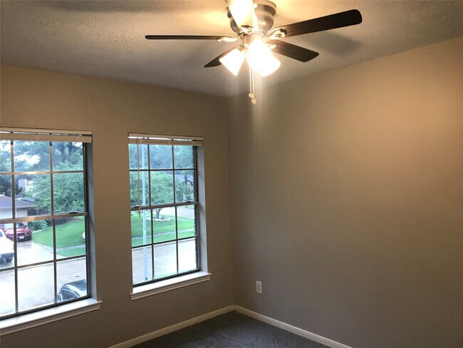 Building Photo - 13723 Sable Ln