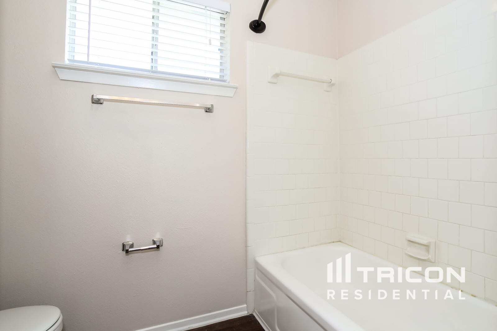 Building Photo - 3738 Xenophon Dr