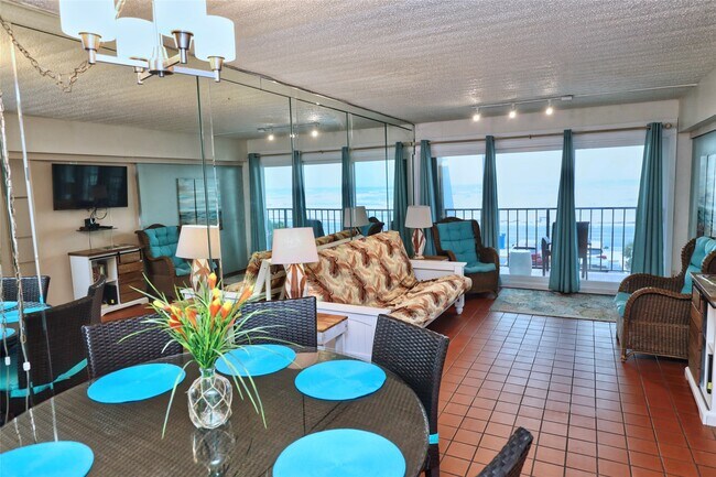 Building Photo - 7310 Seawall Blvd