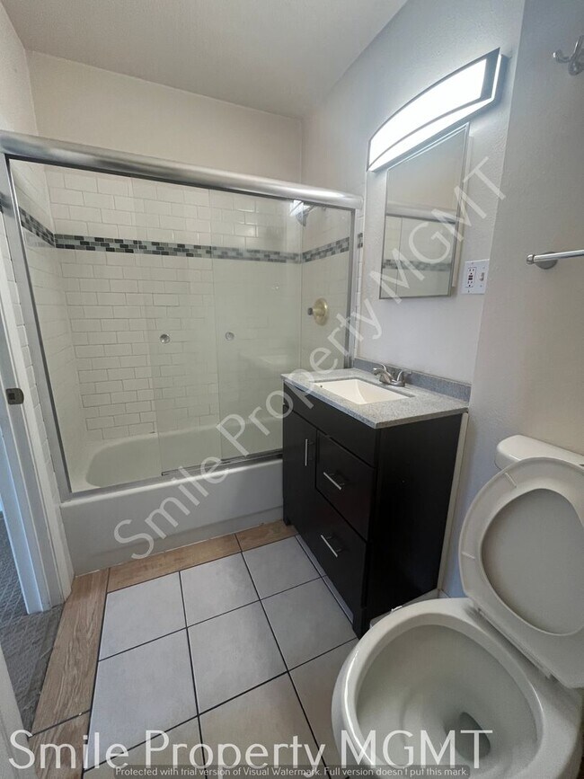 Building Photo - single house