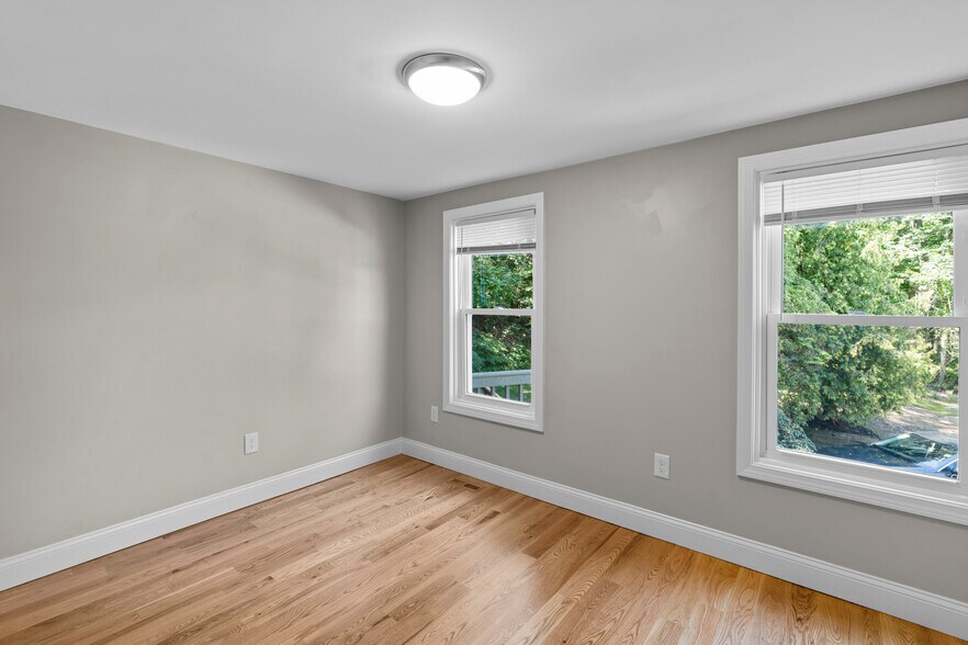 Building Photo - 376 Arnolds Neck Dr