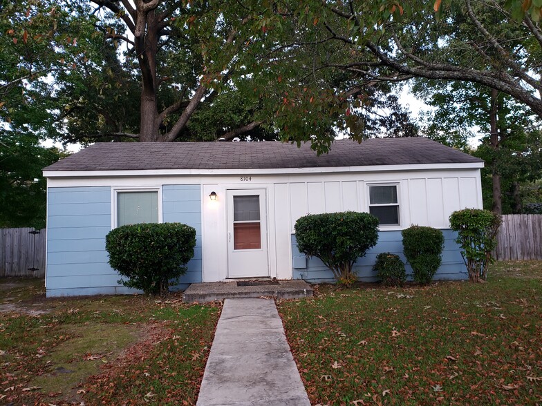 Building Photo - 8104 Wickham Ave