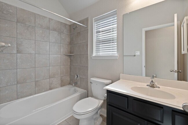 Building Photo - 2811 Ridgecliff Ct